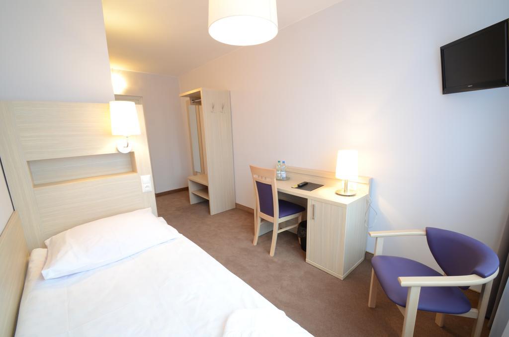 Hotel Pzmot Lublin Habitación foto