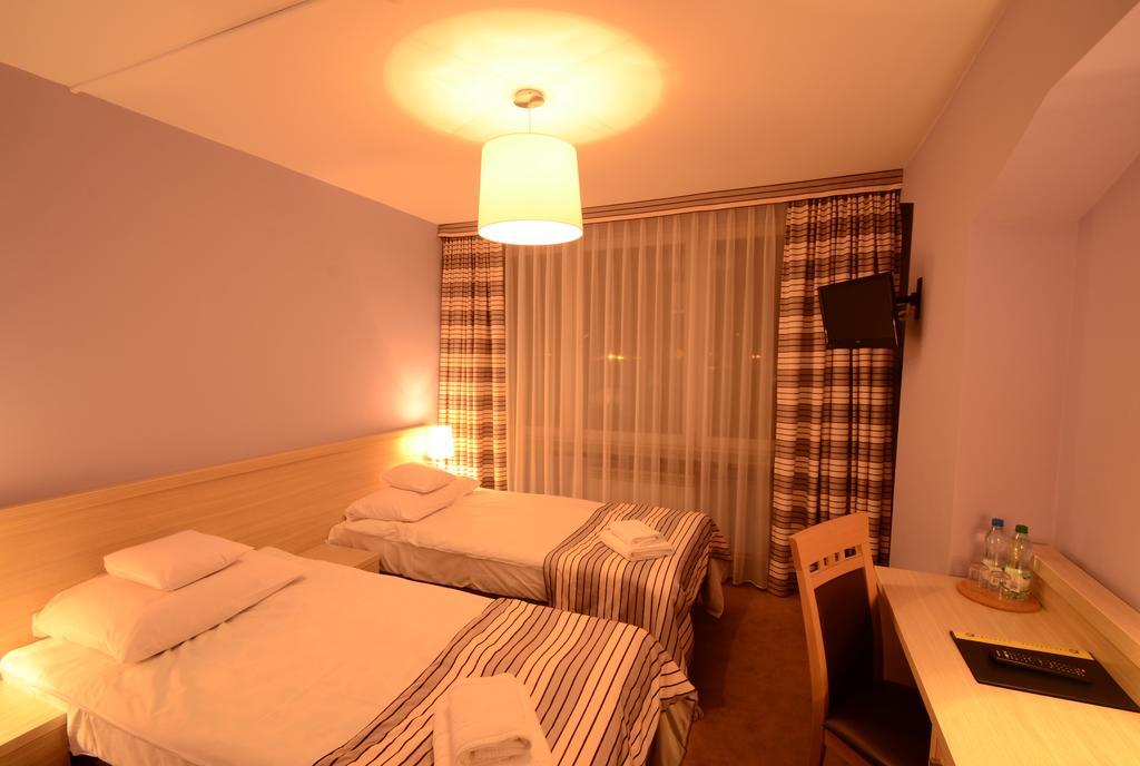 Hotel Pzmot Lublin Habitación foto