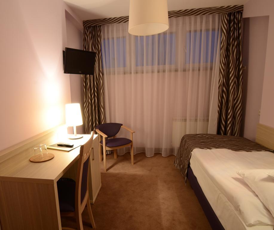 Hotel Pzmot Lublin Habitación foto