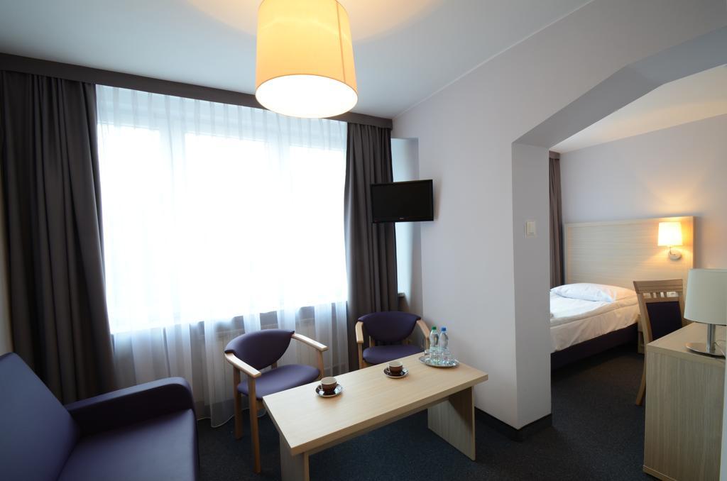 Hotel Pzmot Lublin Habitación foto
