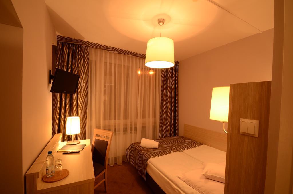 Hotel Pzmot Lublin Habitación foto